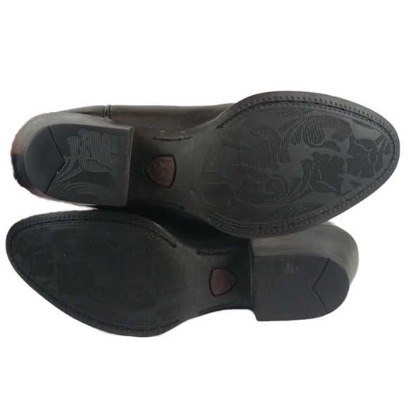Ariat - Picture 15 of 16